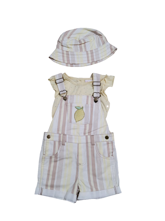 Little Lass conjunto jardineira jeans com blusa e chapéu menina amarelo